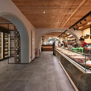מלון Fiori Dolomites Experience, סאן ויטו די קדורה